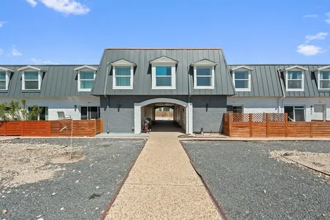 300 E Croslin Street 106 Austin TX 78752