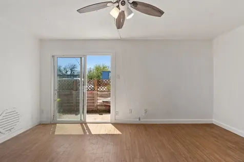 300 E Croslin Street 106 Austin TX 78752