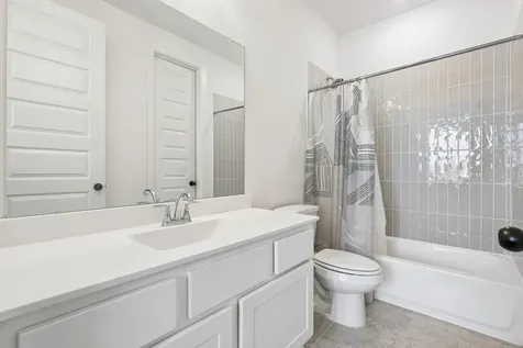 13525 Seneca Lake Drive Texas City TX 77568