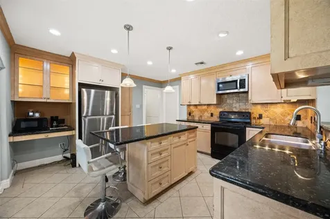 6830 Deer Ridge Lane Houston TX 77086-2110