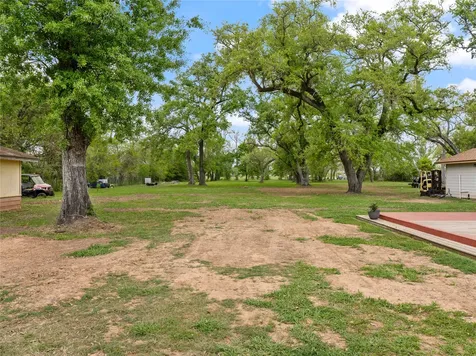 496 James Street Clute TX 77531
