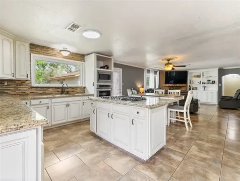 496 James Street Clute TX 77531