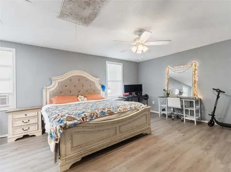 496 James Street Clute TX 77531