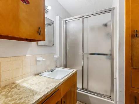 496 James Street Clute TX 77531