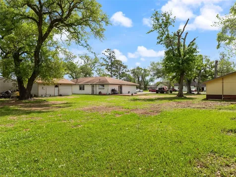 496 James Street Clute TX 77531