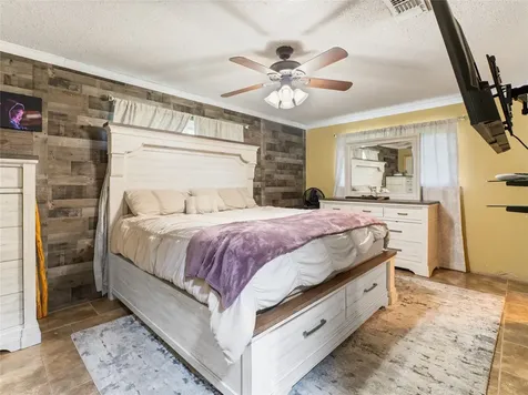 496 James Street Clute TX 77531