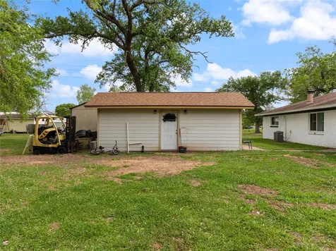 496 James Street Clute TX 77531