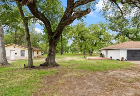 496 James Street Clute TX 77531