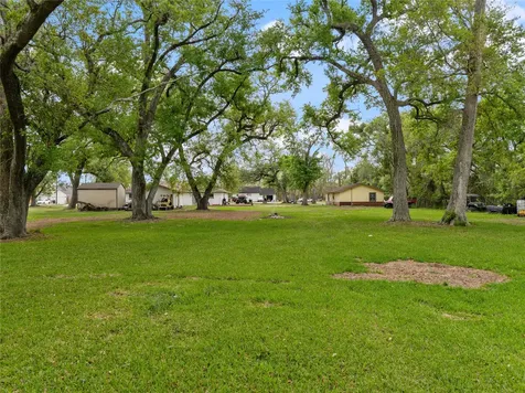 496 James Street Clute TX 77531