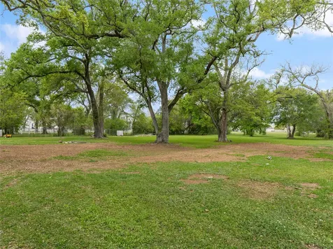 496 James Street Clute TX 77531