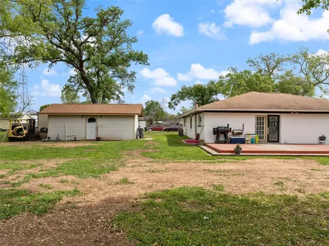 496 James Street Clute TX 77531