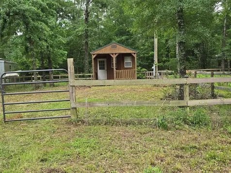 175 Cloverdale Livingston TX 77351