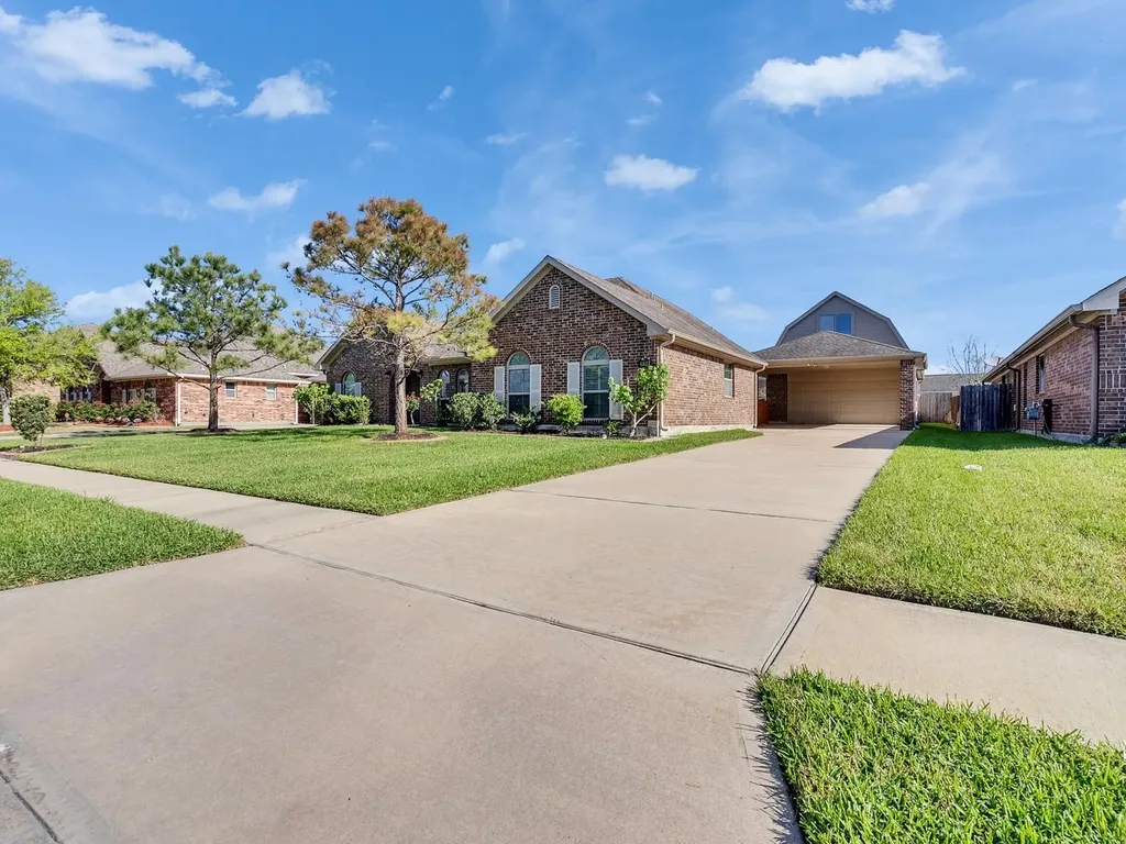 6827 Davy Crockett Drive Manvel TX 77578