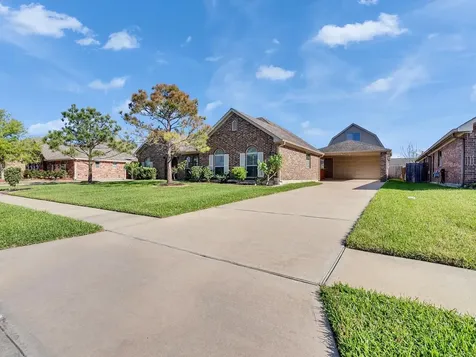 6827 Davy Crockett Drive Manvel TX 77578