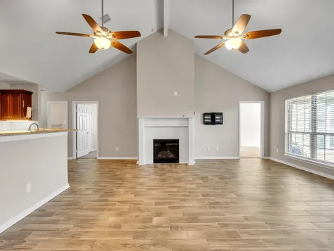 6827 Davy Crockett Drive Manvel TX 77578