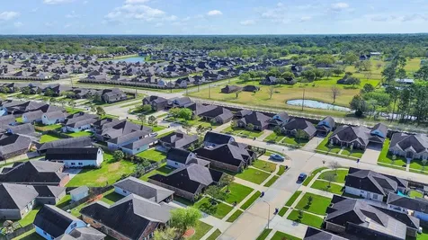 6827 Davy Crockett Drive Manvel TX 77578
