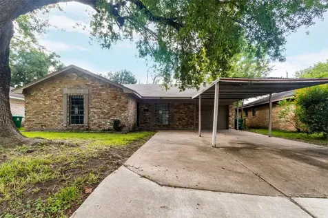 3823 Heatherbrook Drive Houston TX 77045