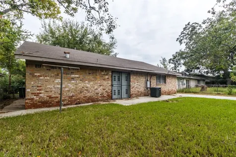 3823 Heatherbrook Drive Houston TX 77045