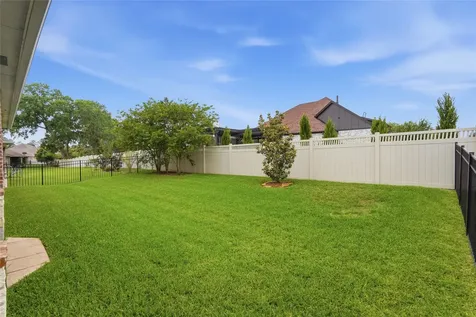 5757 Lakeside Villas Court Conroe TX 77304