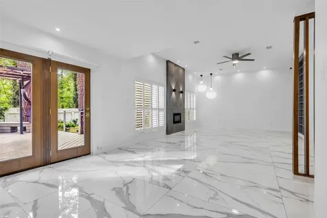 41 Hickory Oak Drive The Woodlands TX 77381
