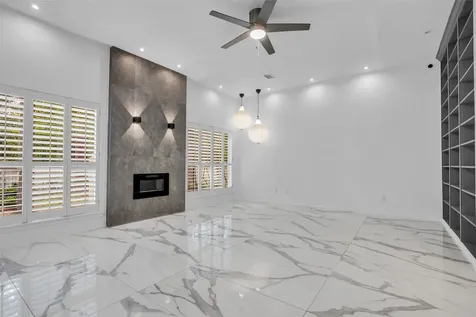 41 Hickory Oak Drive The Woodlands TX 77381