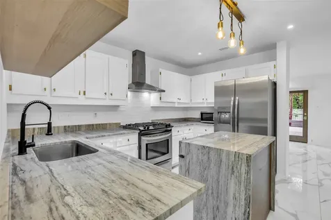 41 Hickory Oak Drive The Woodlands TX 77381