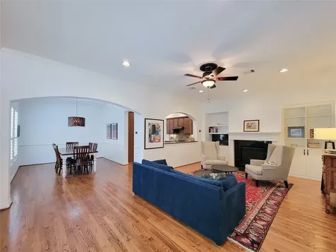 3002 Royal Oaks Crest Houston TX 77082