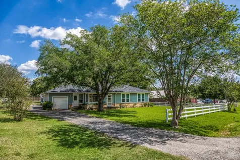 1524 Highway 159 W Bellville TX 77418