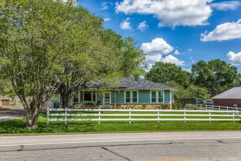 1524 Highway 159 W Bellville TX 77418