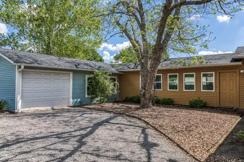 1524 Highway 159 W Bellville TX 77418
