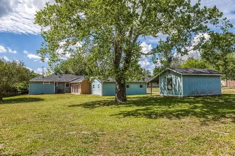 1524 Highway 159 W Bellville TX 77418