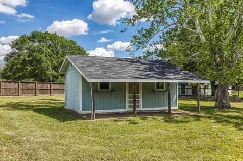 1524 Highway 159 W Bellville TX 77418