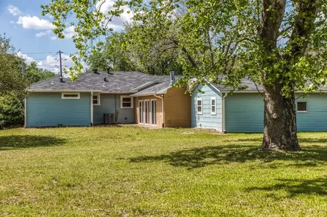 1524 Highway 159 W Bellville TX 77418