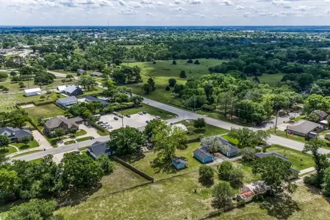 1524 Highway 159 W Bellville TX 77418