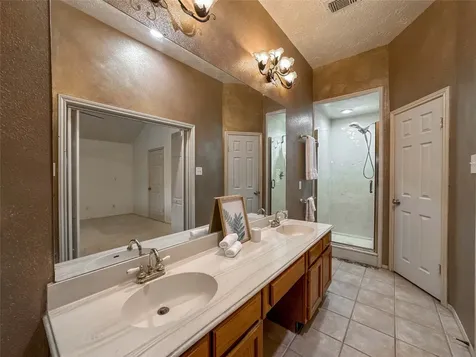 4330 Glen Avon Drive Pasadena TX 77505