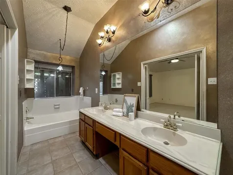 4330 Glen Avon Drive Pasadena TX 77505