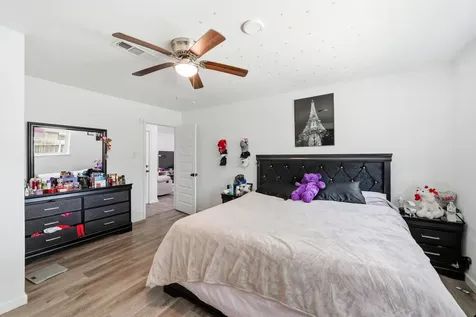 11630 Sandstone Street Houston TX 77072