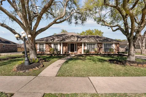 1009 Sable Drive Friendswood TX 77546