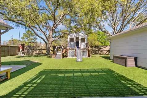 1009 Sable Drive Friendswood TX 77546