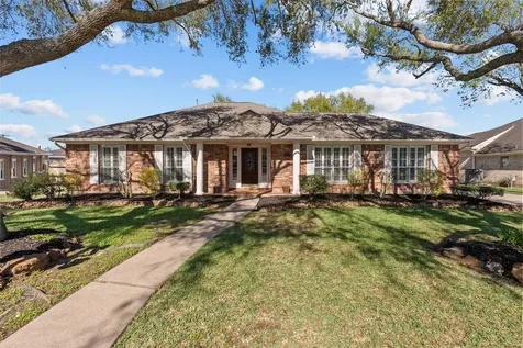 1009 Sable Drive Friendswood TX 77546