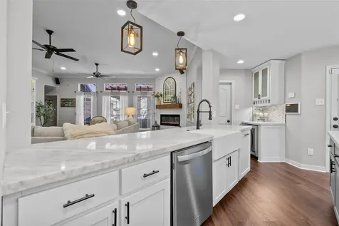 1009 Sable Drive Friendswood TX 77546