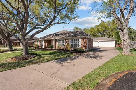 1009 Sable Drive Friendswood TX 77546