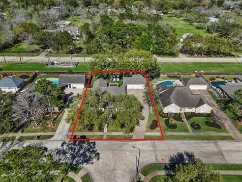 1009 Sable Drive Friendswood TX 77546