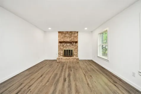 33 Kittiwake Court The Woodlands TX 77380