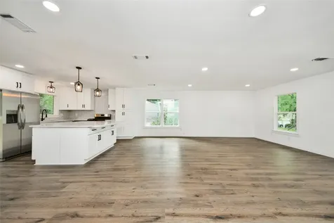 33 Kittiwake Court The Woodlands TX 77380
