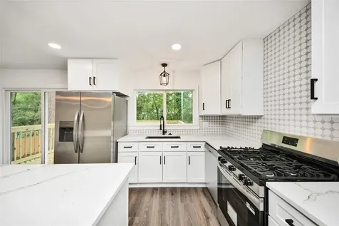 33 Kittiwake Court The Woodlands TX 77380