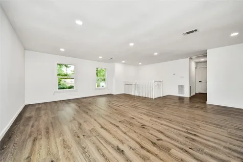 33 Kittiwake Court The Woodlands TX 77380
