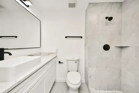 33 Kittiwake Court The Woodlands TX 77380