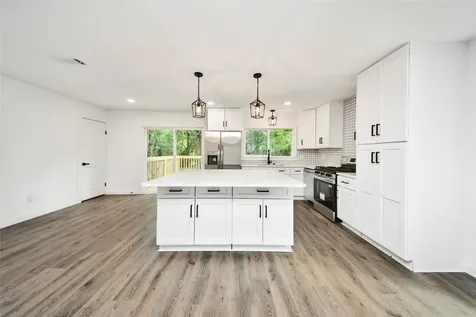 33 Kittiwake Court The Woodlands TX 77380