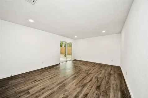 33 Kittiwake Court The Woodlands TX 77380